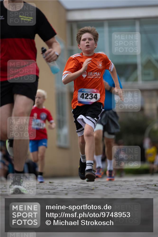 12.06.2026 - Holstenköstenlauf Michael Strokosch http://msf.ph/oto/9748953 12.06.2026 17:58:23 Laufen 3439, 4234 meine-sportfotos.de