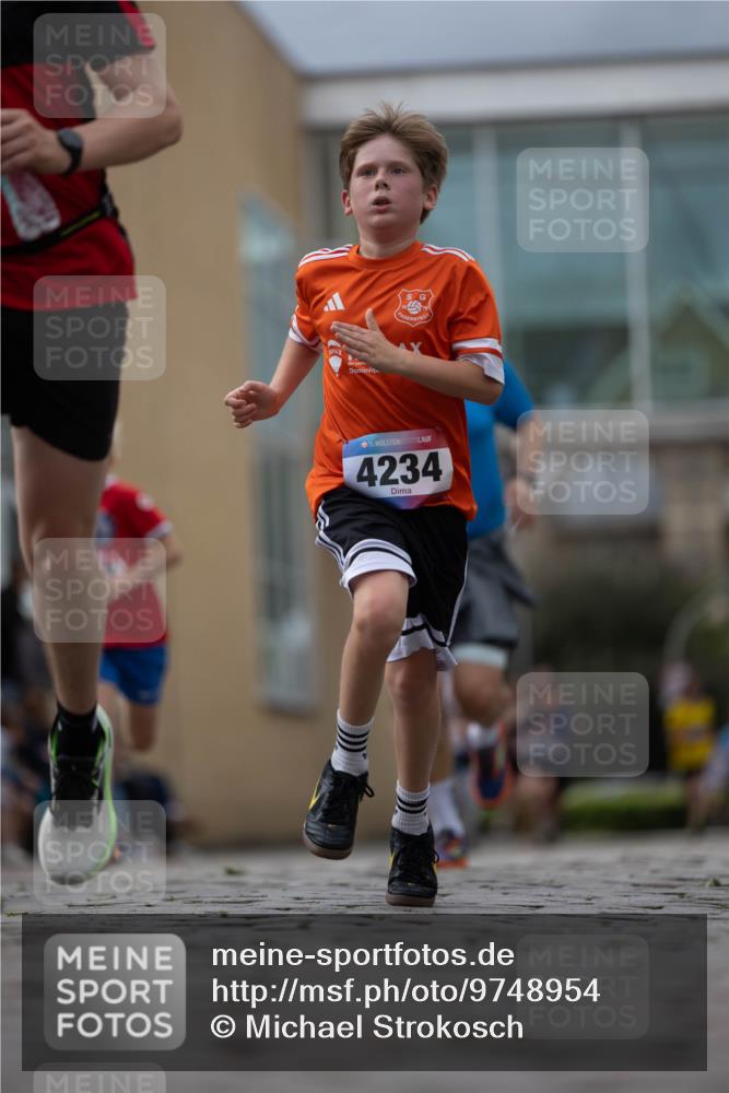 12.06.2026 - Holstenköstenlauf Michael Strokosch http://msf.ph/oto/9748954 12.06.2026 17:58:23 Laufen 36, 4234 meine-sportfotos.de
