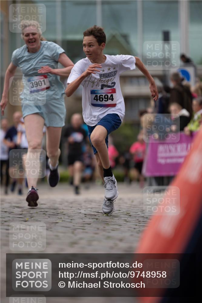 12.06.2026 - Holstenköstenlauf Michael Strokosch http://msf.ph/oto/9748958 12.06.2026 17:58:48 Laufen 3901, 36, 4694 meine-sportfotos.de
