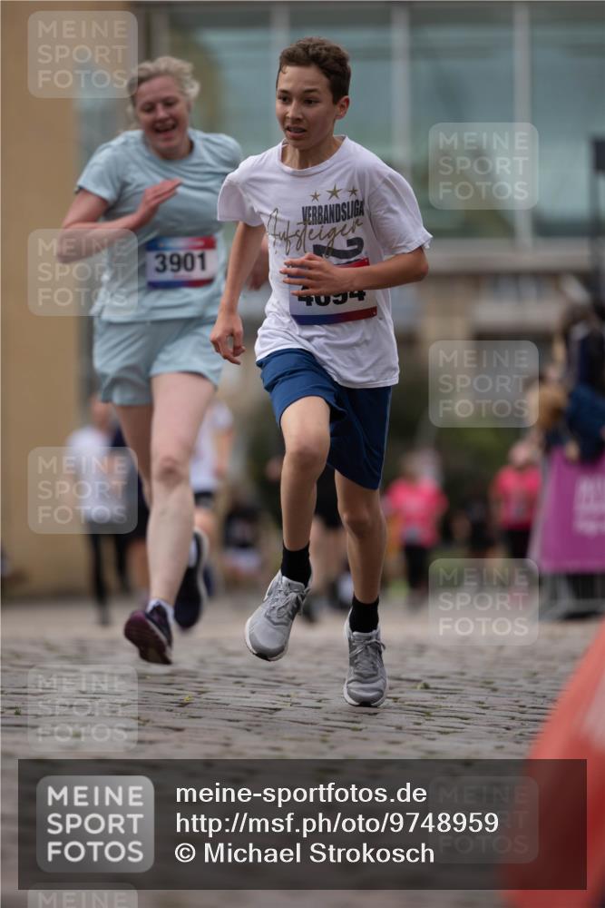 12.06.2026 - Holstenköstenlauf Michael Strokosch http://msf.ph/oto/9748959 12.06.2026 17:58:48 Laufen 3901, 4034 meine-sportfotos.de