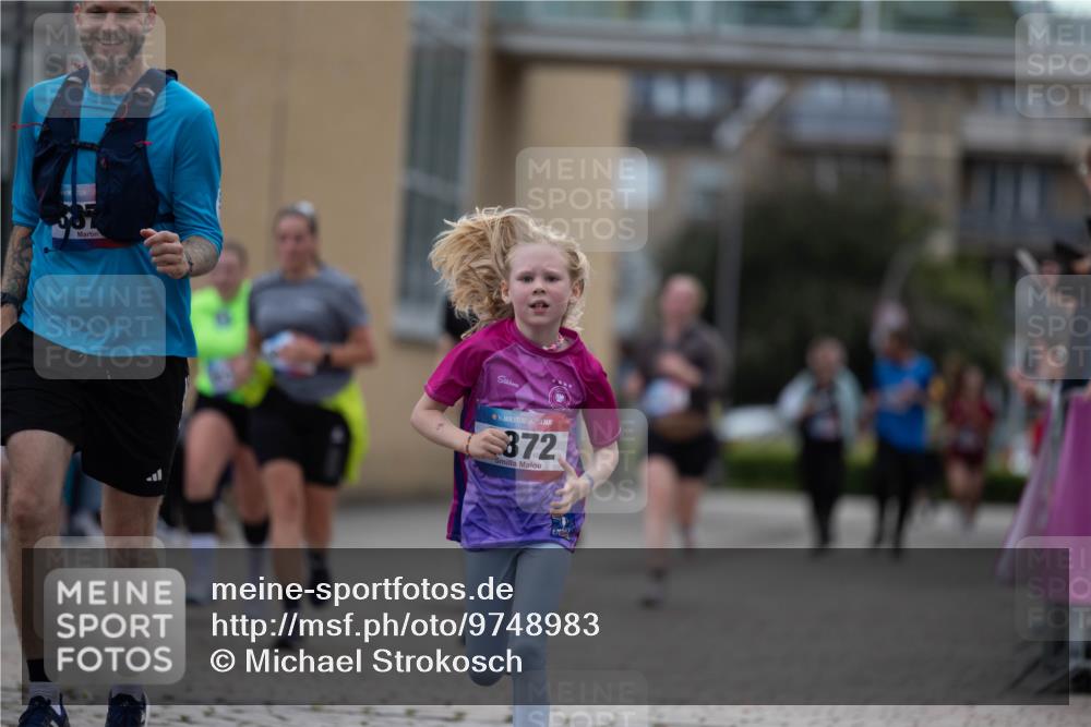 12.06.2026 - Holstenköstenlauf Michael Strokosch http://msf.ph/oto/9748983 12.06.2026 18:05:03 Laufen 387, 36, 372 meine-sportfotos.de