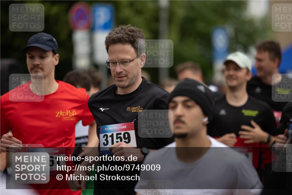 12.06.2026 - Holstenköstenlauf Michael Strokosch http://msf.ph/oto/9749009 12.06.2026 19:00:19 Laufen 3761, 31, 36, 3159 meine-sportfotos.de