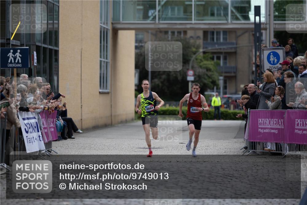 12.06.2026 - Holstenköstenlauf Michael Strokosch http://msf.ph/oto/9749013 12.06.2026 19:31:52 Laufen 4664, 4800 meine-sportfotos.de