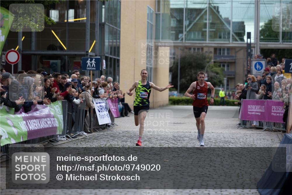 12.06.2026 - Holstenköstenlauf Michael Strokosch http://msf.ph/oto/9749020 12.06.2026 19:31:55 Laufen 4664, 4800 meine-sportfotos.de