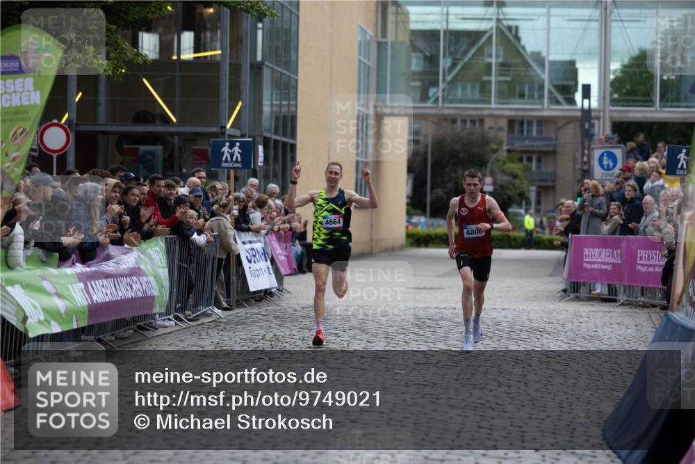12.06.2026 - Holstenköstenlauf Michael Strokosch http://msf.ph/oto/9749021 12.06.2026 19:31:55 Laufen 4664, 4800 meine-sportfotos.de