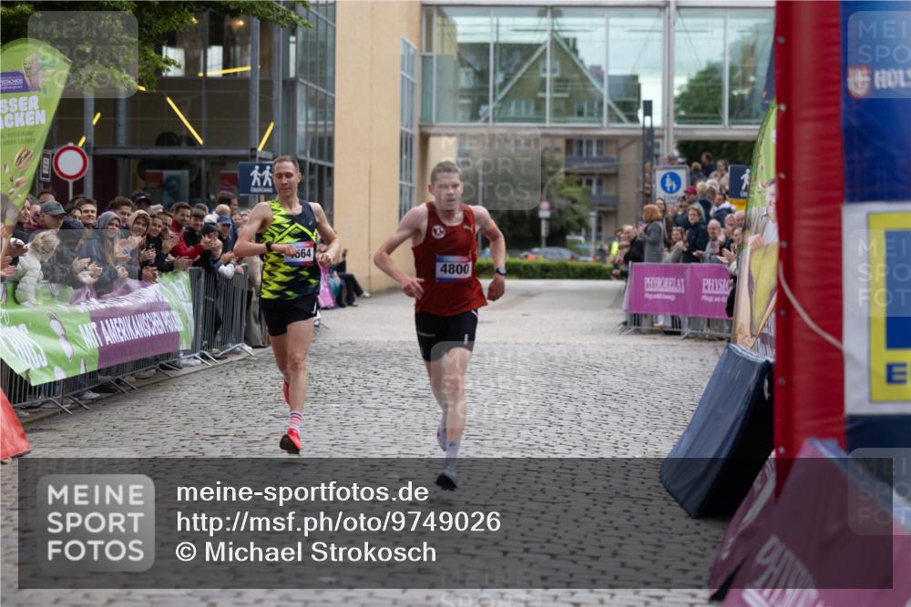 12.06.2026 - Holstenköstenlauf Michael Strokosch http://msf.ph/oto/9749026 12.06.2026 19:31:57 Laufen 664, 4800 meine-sportfotos.de