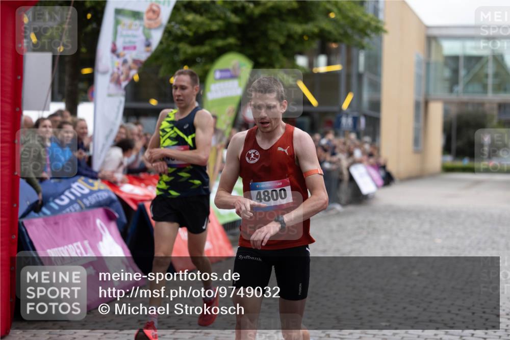 12.06.2026 - Holstenköstenlauf Michael Strokosch http://msf.ph/oto/9749032 12.06.2026 19:31:59 Laufen 4800 meine-sportfotos.de