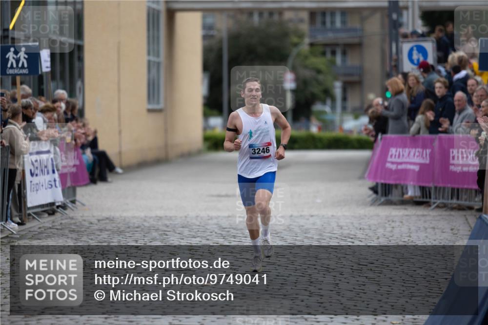 12.06.2026 - Holstenköstenlauf Michael Strokosch http://msf.ph/oto/9749041 12.06.2026 19:33:18 Laufen 3246 meine-sportfotos.de