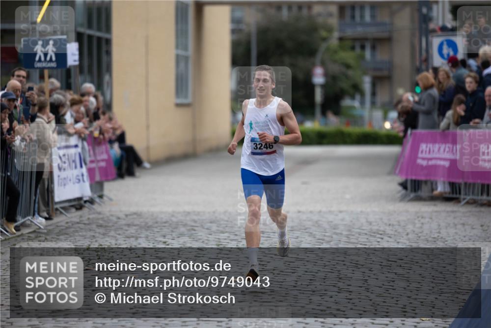 12.06.2026 - Holstenköstenlauf Michael Strokosch http://msf.ph/oto/9749043 12.06.2026 19:33:18 Laufen 3246 meine-sportfotos.de