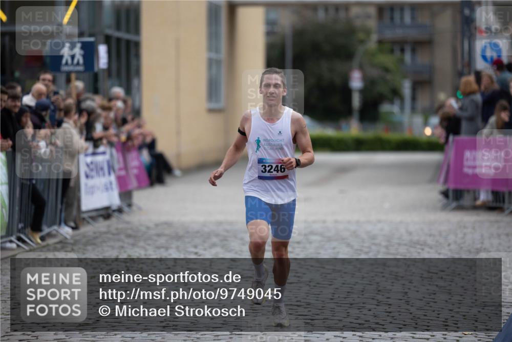 12.06.2026 - Holstenköstenlauf Michael Strokosch http://msf.ph/oto/9749045 12.06.2026 19:33:19 Laufen 3246 meine-sportfotos.de