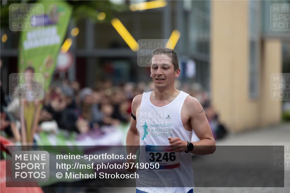 12.06.2026 - Holstenköstenlauf Michael Strokosch http://msf.ph/oto/9749050 12.06.2026 19:33:21 Laufen 36, 3246 meine-sportfotos.de