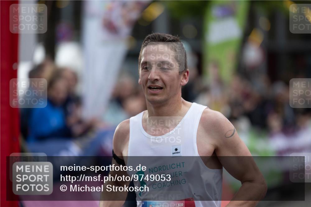 12.06.2026 - Holstenköstenlauf Michael Strokosch http://msf.ph/oto/9749053 12.06.2026 19:33:22 Laufen 26 meine-sportfotos.de