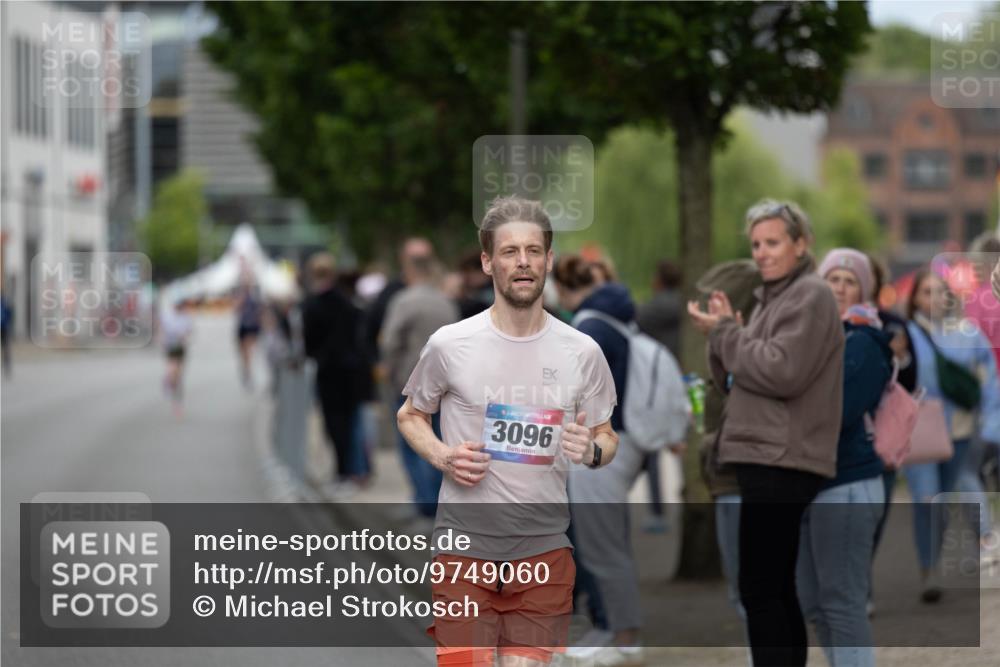 12.06.2026 - Holstenköstenlauf Michael Strokosch http://msf.ph/oto/9749060 12.06.2026 19:35:24 Laufen 36, 3096 meine-sportfotos.de