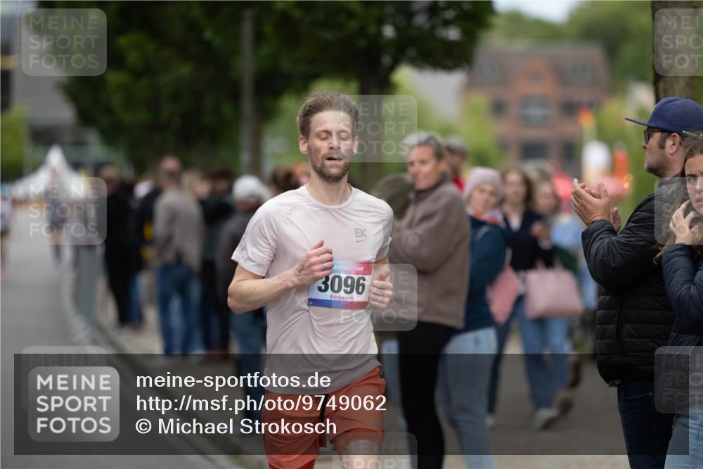 12.06.2026 - Holstenköstenlauf Michael Strokosch http://msf.ph/oto/9749062 12.06.2026 19:35:24 Laufen 3096 meine-sportfotos.de