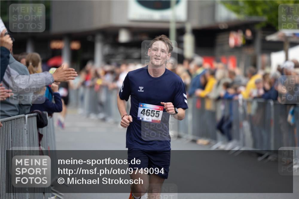 12.06.2026 - Holstenköstenlauf Michael Strokosch http://msf.ph/oto/9749094 12.06.2026 19:38:20 Laufen 4655, 121 meine-sportfotos.de