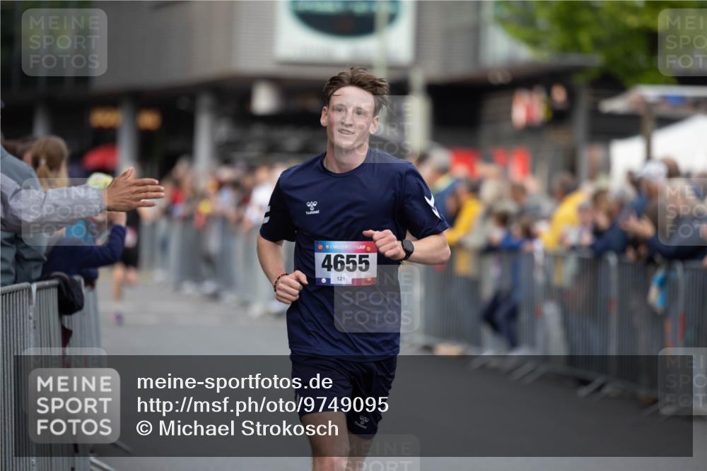 12.06.2026 - Holstenköstenlauf Michael Strokosch http://msf.ph/oto/9749095 12.06.2026 19:38:21 Laufen 36, 4655, 121 meine-sportfotos.de