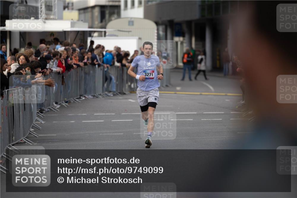12.06.2026 - Holstenköstenlauf Michael Strokosch http://msf.ph/oto/9749099 12.06.2026 19:38:44 Laufen 3271 meine-sportfotos.de