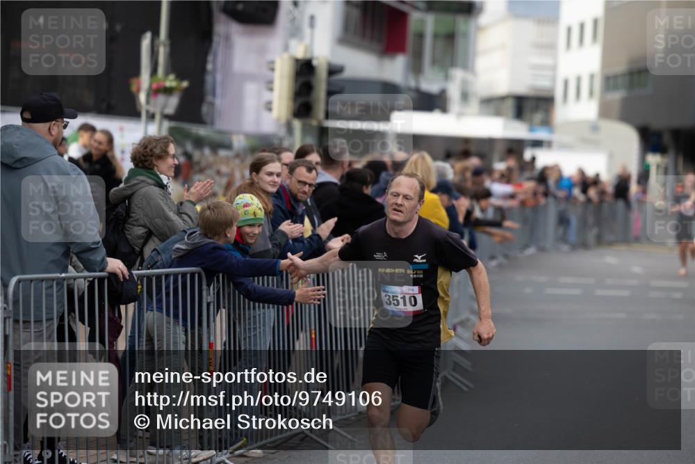 12.06.2026 - Holstenköstenlauf Michael Strokosch http://msf.ph/oto/9749106 12.06.2026 19:39:11 Laufen 2015, 176, 3510 meine-sportfotos.de