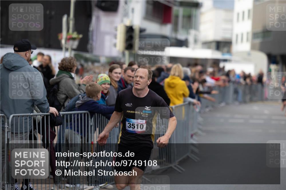 12.06.2026 - Holstenköstenlauf Michael Strokosch http://msf.ph/oto/9749108 12.06.2026 19:39:11 Laufen 2015, 176, 3510 meine-sportfotos.de