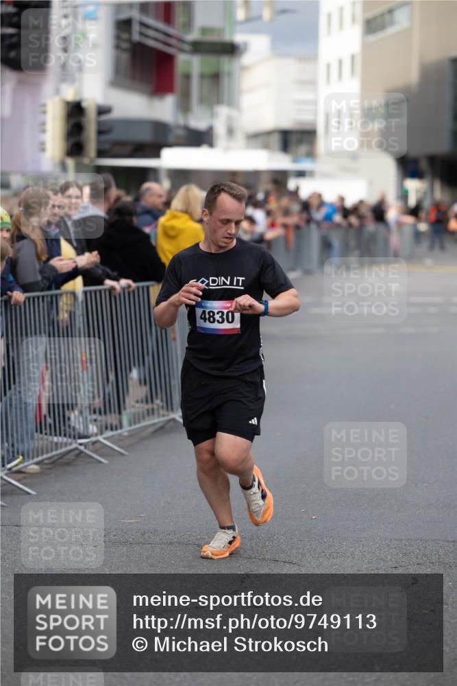 12.06.2026 - Holstenköstenlauf Michael Strokosch http://msf.ph/oto/9749113 12.06.2026 19:39:19 Laufen 4830, 111 meine-sportfotos.de