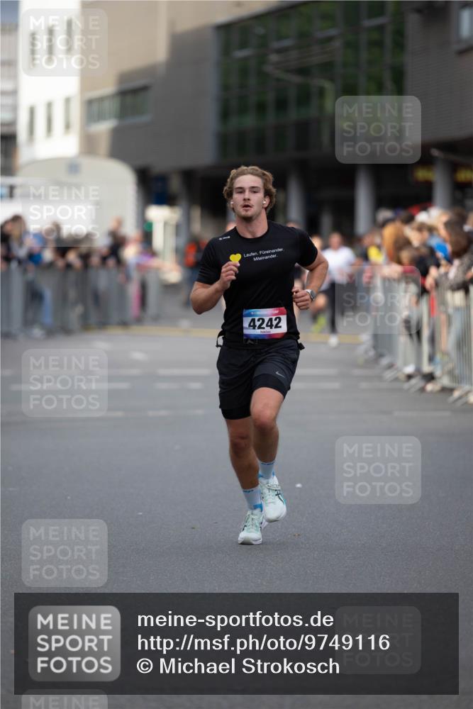 12.06.2026 - Holstenköstenlauf Michael Strokosch http://msf.ph/oto/9749116 12.06.2026 19:39:23 Laufen 4242 meine-sportfotos.de
