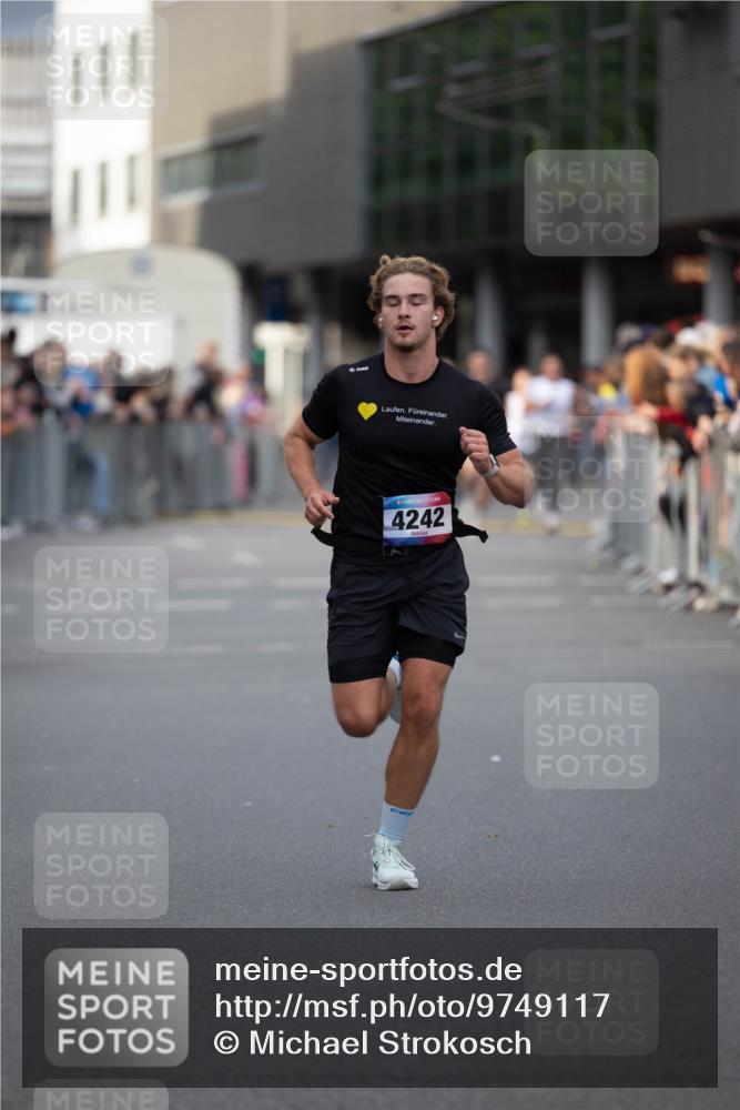 12.06.2026 - Holstenköstenlauf Michael Strokosch http://msf.ph/oto/9749117 12.06.2026 19:39:23 Laufen 4242 meine-sportfotos.de