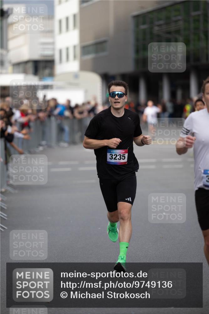 12.06.2026 - Holstenköstenlauf Michael Strokosch http://msf.ph/oto/9749136 12.06.2026 19:39:51 Laufen 3235 meine-sportfotos.de