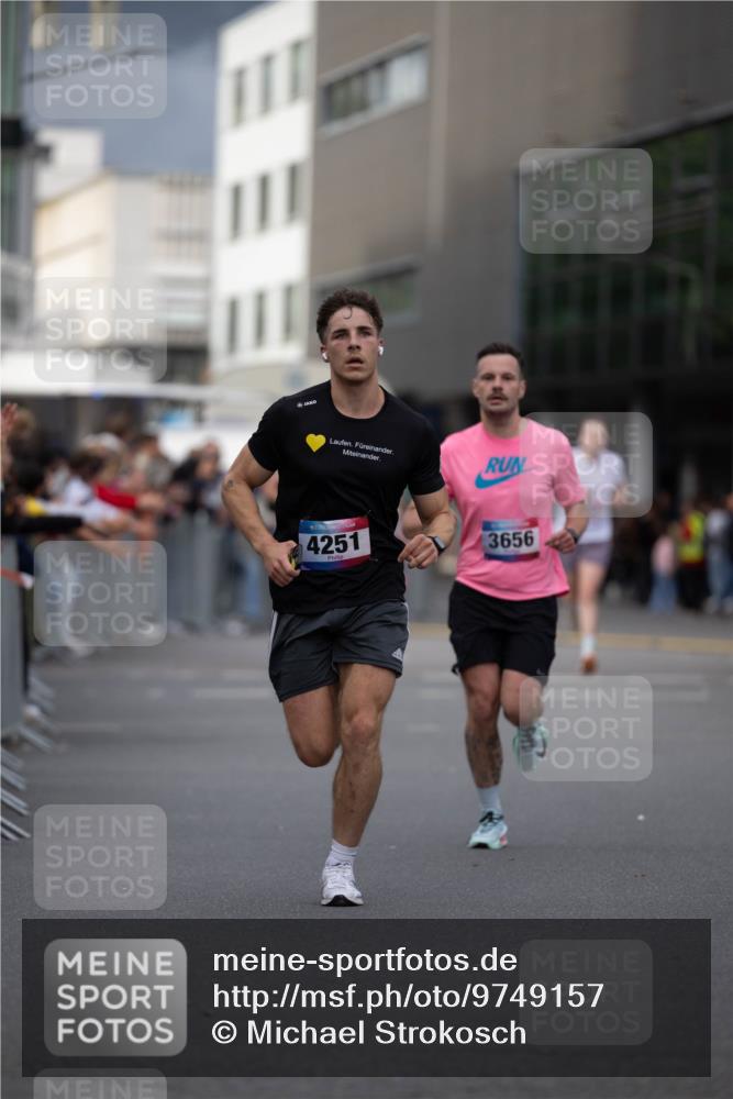 12.06.2026 - Holstenköstenlauf Michael Strokosch http://msf.ph/oto/9749157 12.06.2026 19:40:36 Laufen 4251, 3656 meine-sportfotos.de