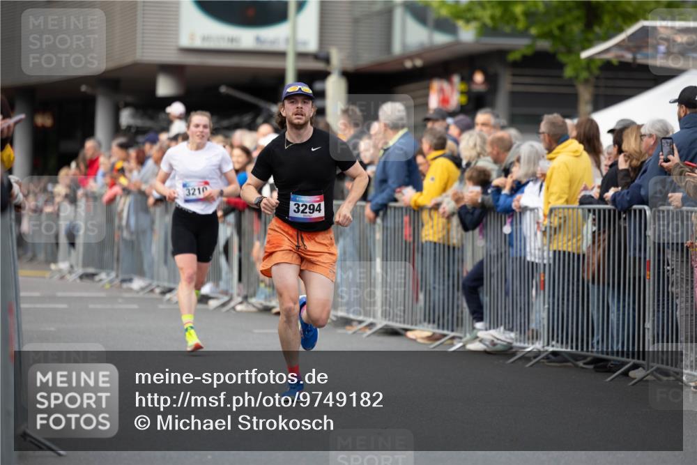 12.06.2026 - Holstenköstenlauf Michael Strokosch http://msf.ph/oto/9749182 12.06.2026 19:41:07 Laufen 3210, 3294 meine-sportfotos.de