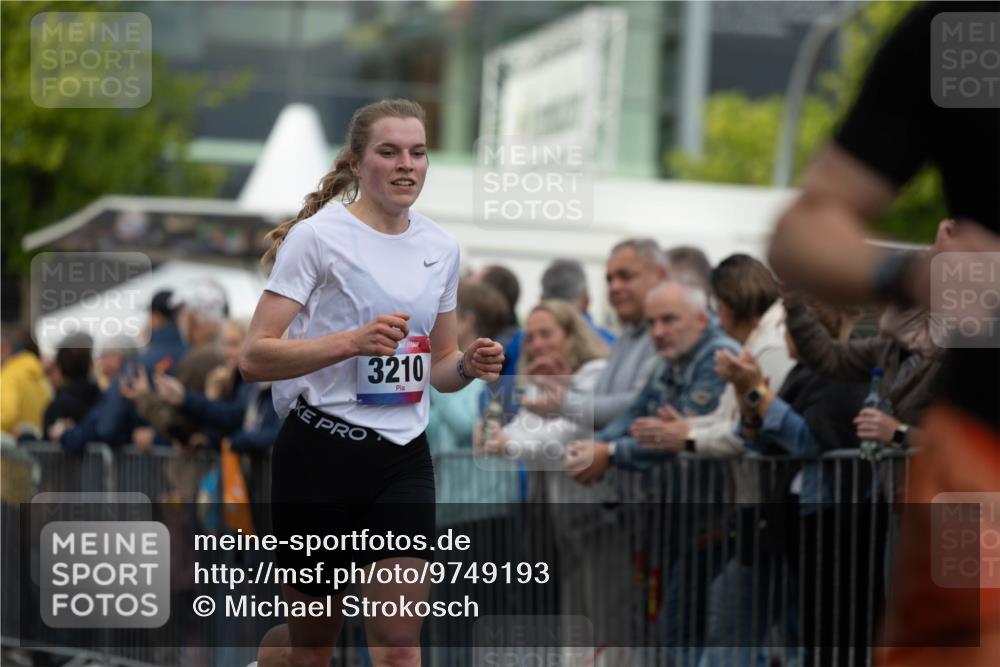 12.06.2026 - Holstenköstenlauf Michael Strokosch http://msf.ph/oto/9749193 12.06.2026 19:41:10 Laufen 3210 meine-sportfotos.de