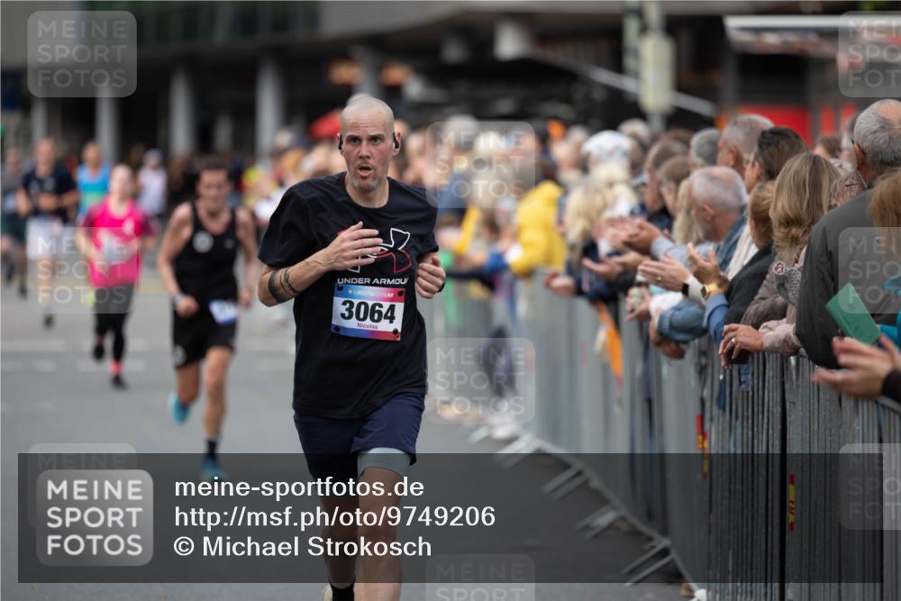 12.06.2026 - Holstenköstenlauf Michael Strokosch http://msf.ph/oto/9749206 12.06.2026 19:42:08 Laufen 3, 3064 meine-sportfotos.de