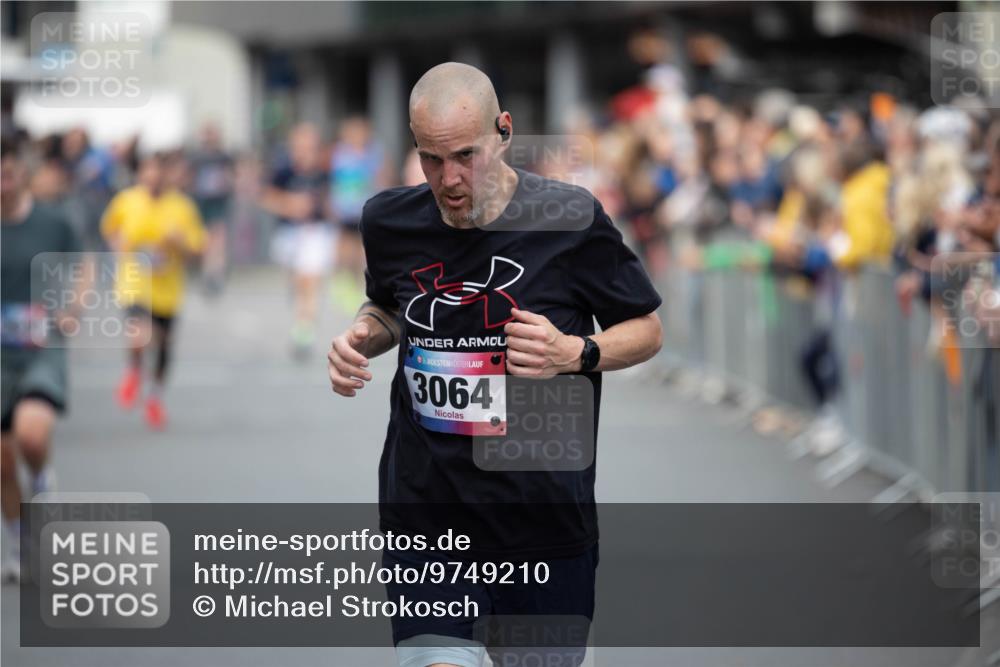 12.06.2026 - Holstenköstenlauf Michael Strokosch http://msf.ph/oto/9749210 12.06.2026 19:42:09 Laufen 3, 3064 meine-sportfotos.de