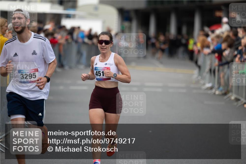 12.06.2026 - Holstenköstenlauf Michael Strokosch http://msf.ph/oto/9749217 12.06.2026 19:42:31 Laufen 3295, 451 meine-sportfotos.de