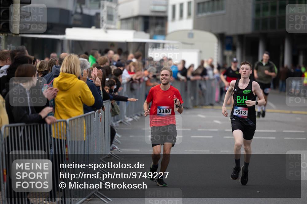12.06.2026 - Holstenköstenlauf Michael Strokosch http://msf.ph/oto/9749227 12.06.2026 19:43:02 Laufen 3380, 4513 meine-sportfotos.de