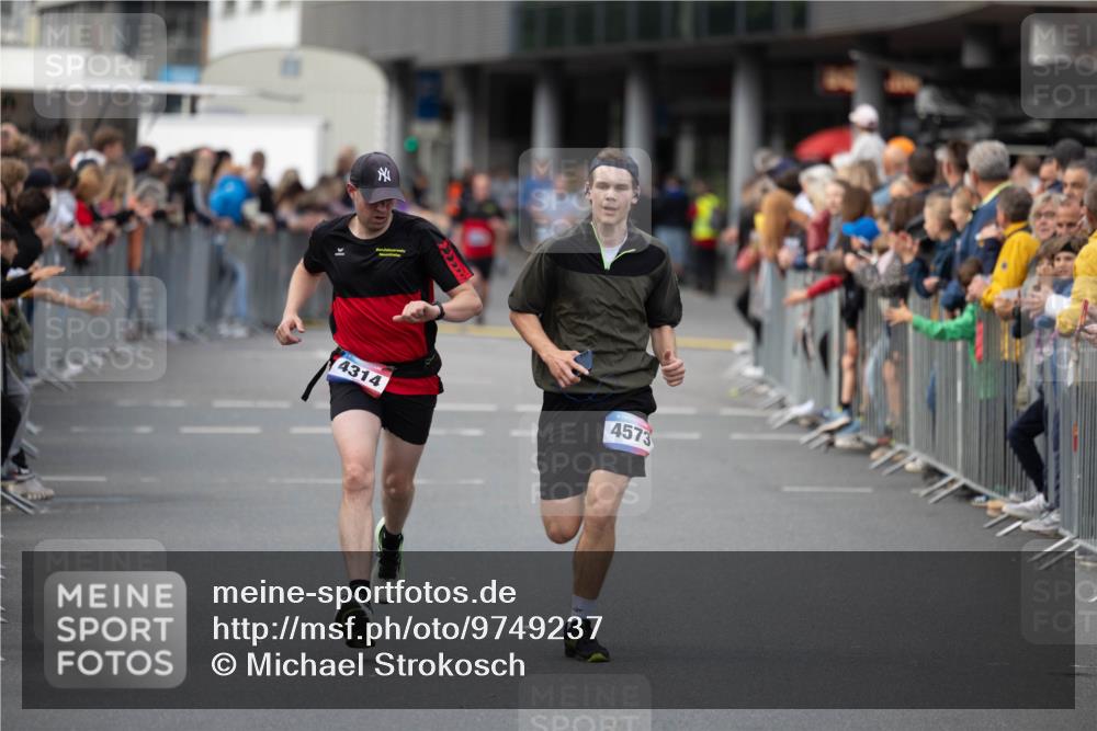 12.06.2026 - Holstenköstenlauf Michael Strokosch http://msf.ph/oto/9749237 12.06.2026 19:43:08 Laufen 4314, 4573 meine-sportfotos.de