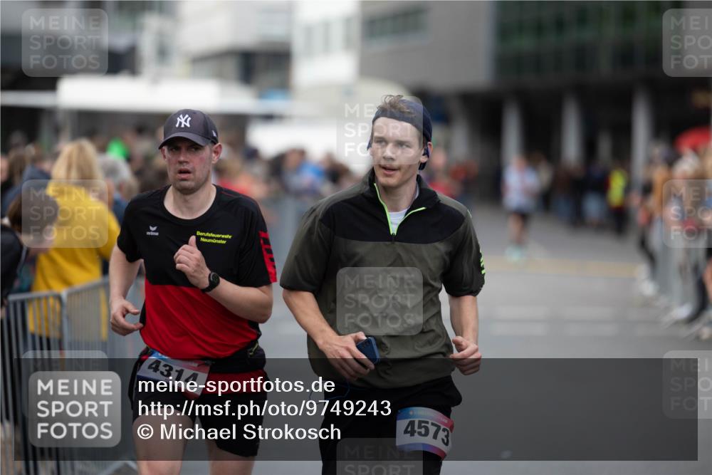 12.06.2026 - Holstenköstenlauf Michael Strokosch http://msf.ph/oto/9749243 12.06.2026 19:43:10 Laufen 4314, 36, 4573 meine-sportfotos.de