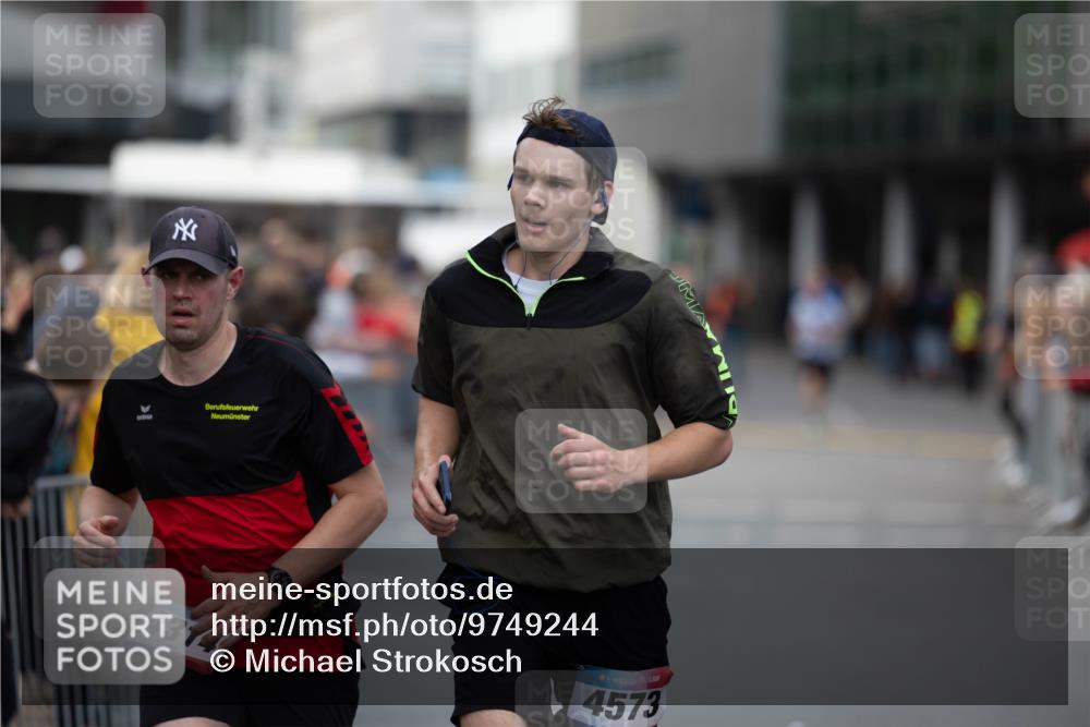 12.06.2026 - Holstenköstenlauf Michael Strokosch http://msf.ph/oto/9749244 12.06.2026 19:43:10 Laufen 4314, 36, 4573 meine-sportfotos.de