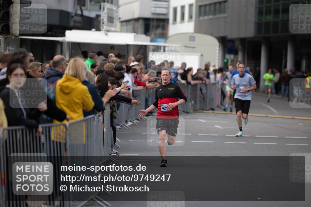 12.06.2026 - Holstenköstenlauf Michael Strokosch http://msf.ph/oto/9749247 12.06.2026 19:43:17 Laufen 30, 422 meine-sportfotos.de