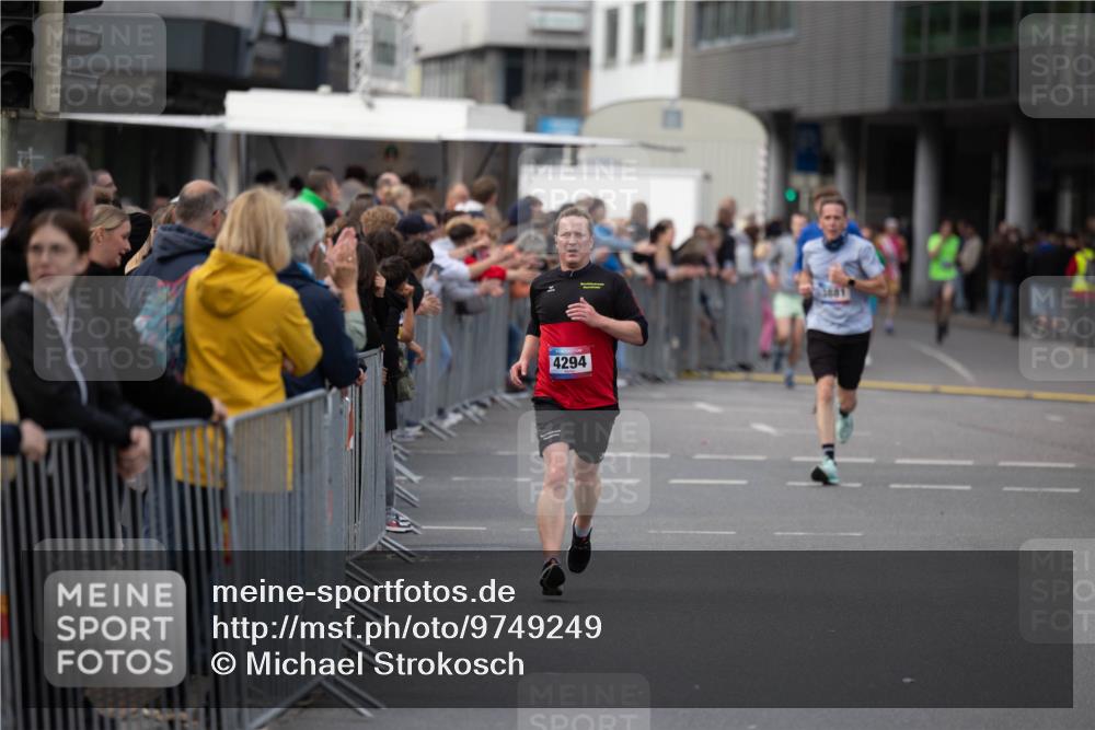 12.06.2026 - Holstenköstenlauf Michael Strokosch http://msf.ph/oto/9749249 12.06.2026 19:43:17 Laufen 4294 meine-sportfotos.de