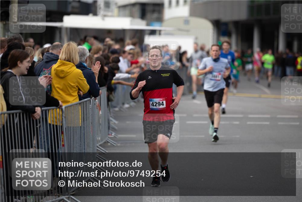 12.06.2026 - Holstenköstenlauf Michael Strokosch http://msf.ph/oto/9749254 12.06.2026 19:43:19 Laufen 3001, 4294 meine-sportfotos.de