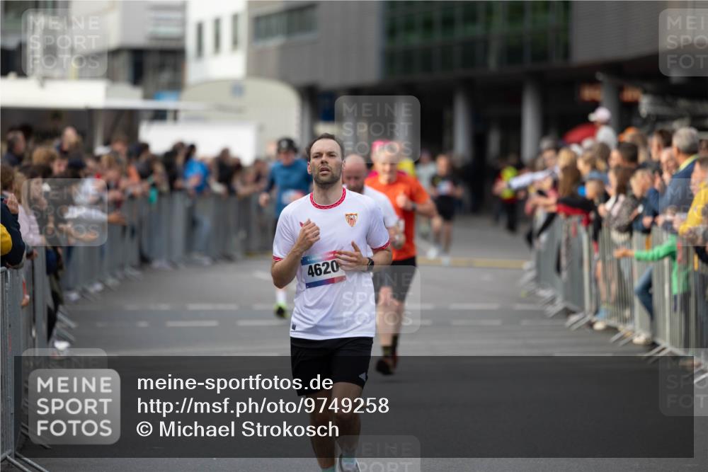 12.06.2026 - Holstenköstenlauf Michael Strokosch http://msf.ph/oto/9749258 12.06.2026 19:44:12 Laufen 4620 meine-sportfotos.de