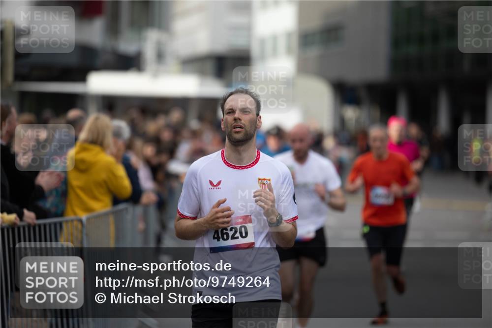 12.06.2026 - Holstenköstenlauf Michael Strokosch http://msf.ph/oto/9749264 12.06.2026 19:44:13 Laufen 4620 meine-sportfotos.de
