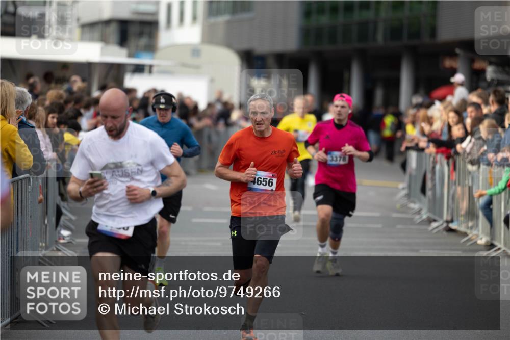 12.06.2026 - Holstenköstenlauf Michael Strokosch http://msf.ph/oto/9749266 12.06.2026 19:44:14 Laufen 4656, 3378 meine-sportfotos.de