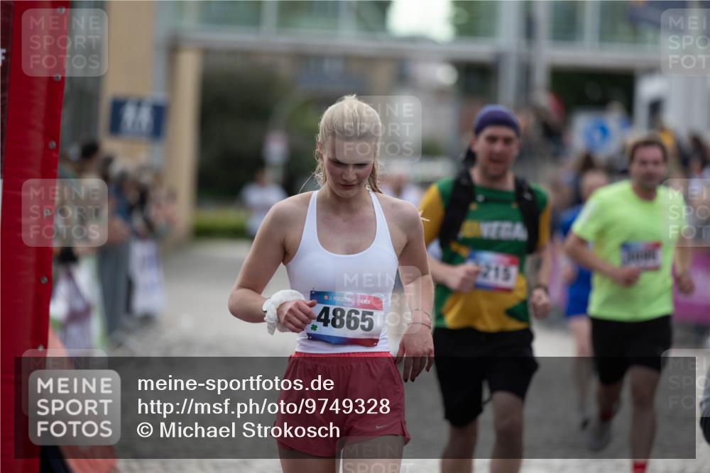 12.06.2026 - Holstenköstenlauf Michael Strokosch http://msf.ph/oto/9749328 12.06.2026 19:53:12 Laufen 36, 4865, 215 meine-sportfotos.de