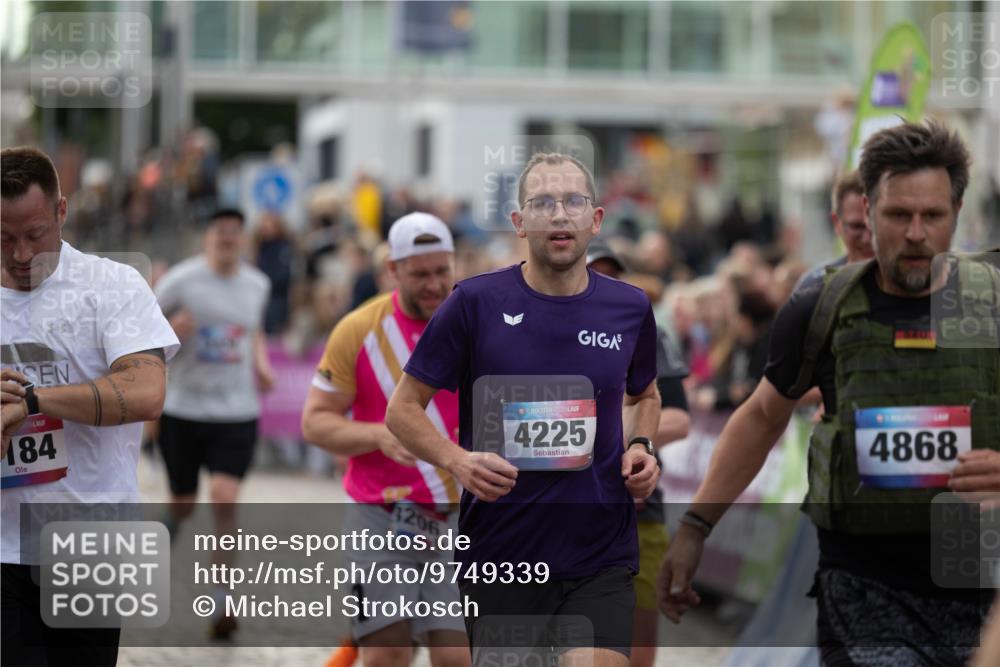12.06.2026 - Holstenköstenlauf Michael Strokosch http://msf.ph/oto/9749339 12.06.2026 19:53:36 Laufen 184, 1206, 620, 36, 4225, 4868 meine-sportfotos.de