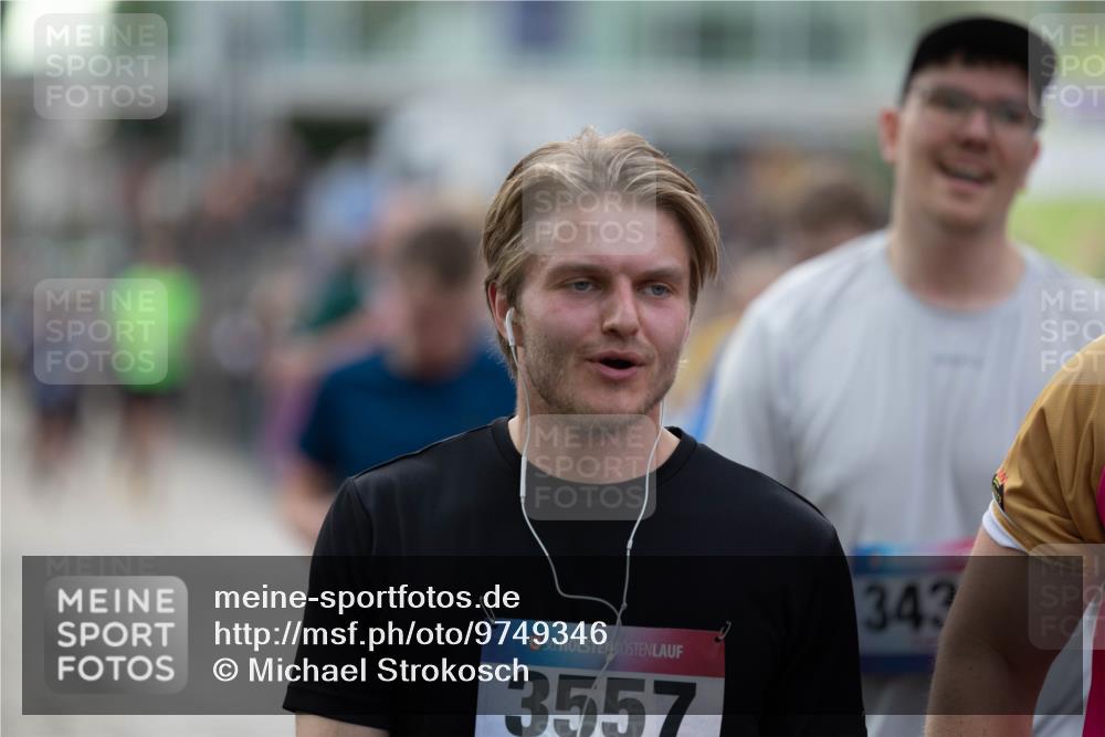 12.06.2026 - Holstenköstenlauf Michael Strokosch http://msf.ph/oto/9749346 12.06.2026 19:53:42 Laufen 36, 3557, 343 meine-sportfotos.de