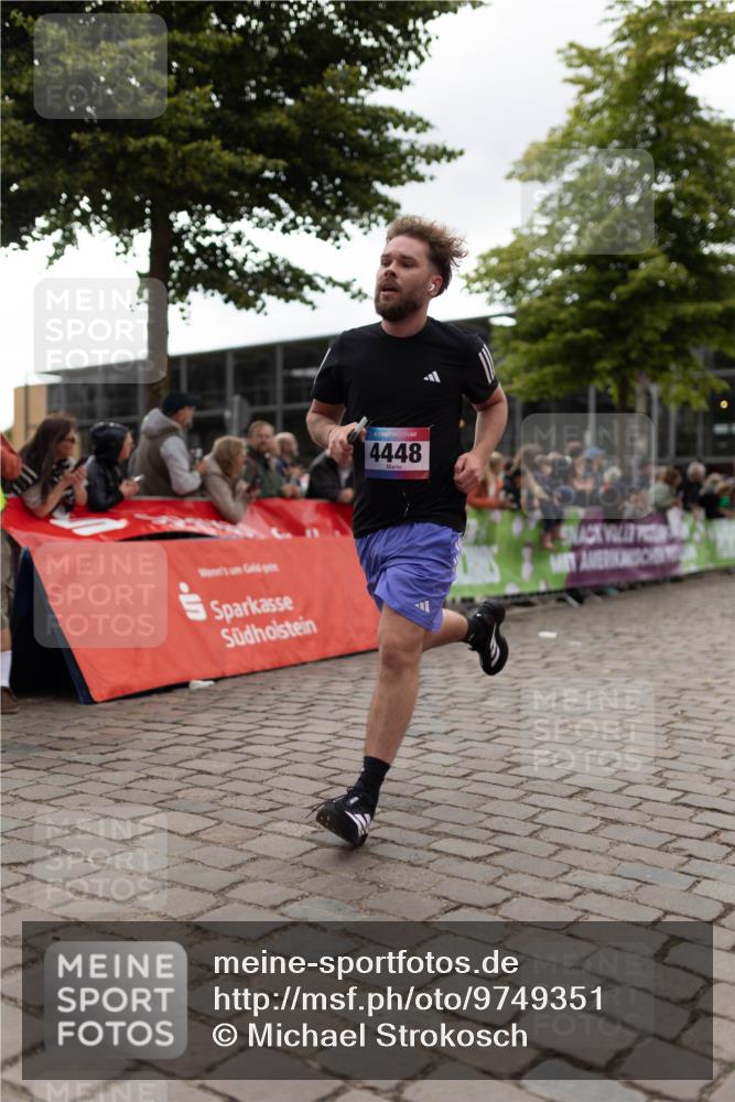 12.06.2026 - Holstenköstenlauf Michael Strokosch http://msf.ph/oto/9749351 12.06.2026 17:55:37 Laufen 4448 meine-sportfotos.de