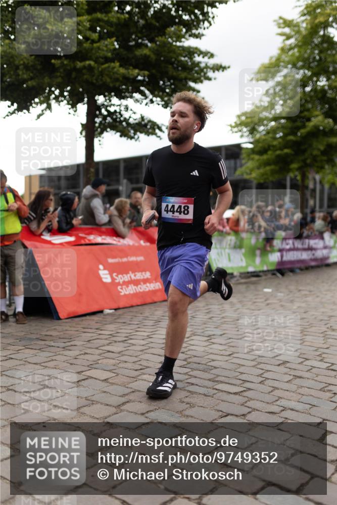 12.06.2026 - Holstenköstenlauf Michael Strokosch http://msf.ph/oto/9749352 12.06.2026 17:55:37 Laufen 4448 meine-sportfotos.de