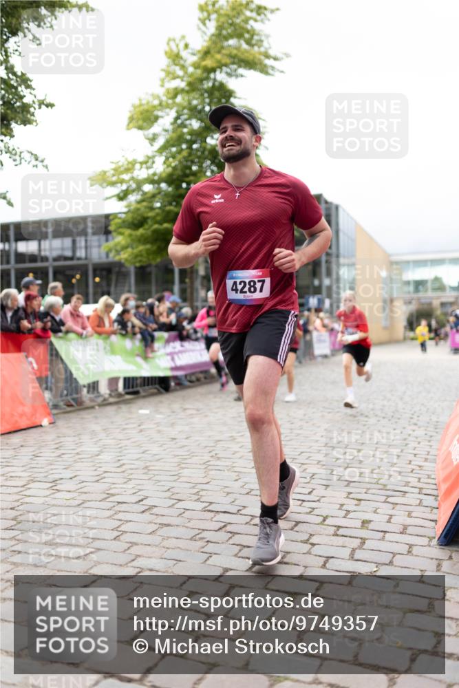 12.06.2026 - Holstenköstenlauf Michael Strokosch http://msf.ph/oto/9749357 12.06.2026 17:56:15 Laufen 4287 meine-sportfotos.de