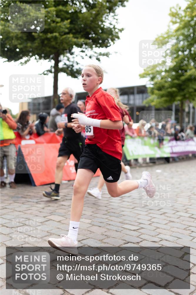 12.06.2026 - Holstenköstenlauf Michael Strokosch http://msf.ph/oto/9749365 12.06.2026 17:56:16 Laufen 85 meine-sportfotos.de